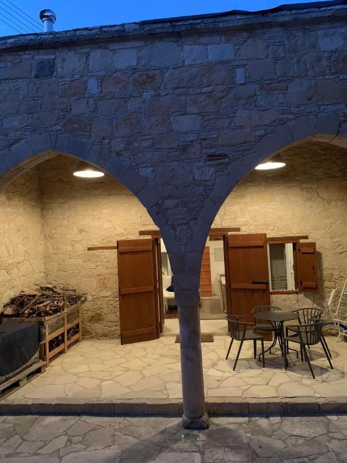 Thalassovouni Traditional House In The Center Of The Village Bagian luar foto