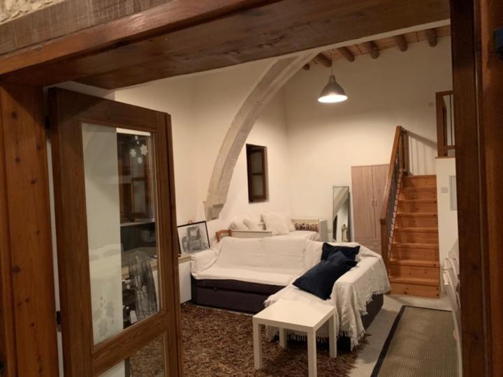 Thalassovouni Traditional House In The Center Of The Village Bagian luar foto