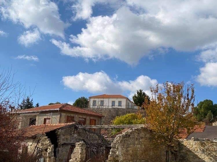 Thalassovouni Traditional House In The Center Of The Village Bagian luar foto